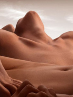 裸体沙漠 创意摄影师如何将裸模变成风景画